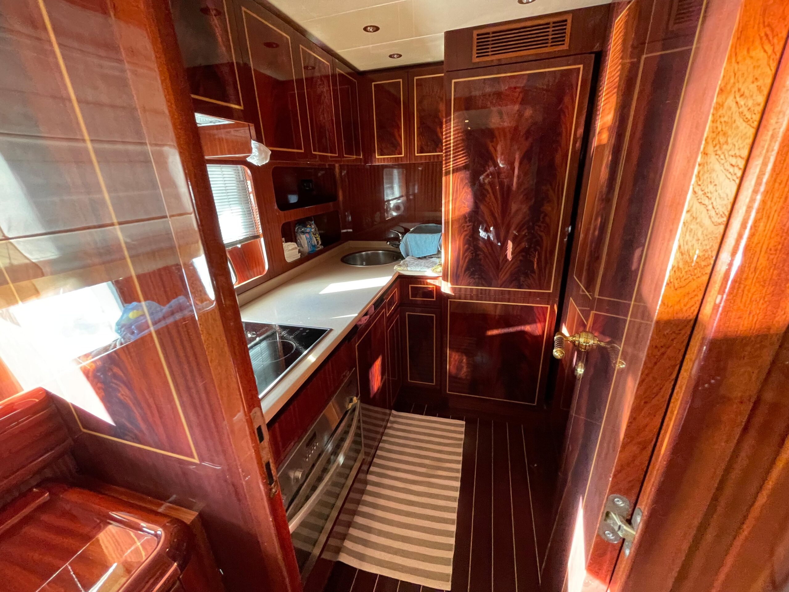 8188745_20220204070134522_1_XLARGE