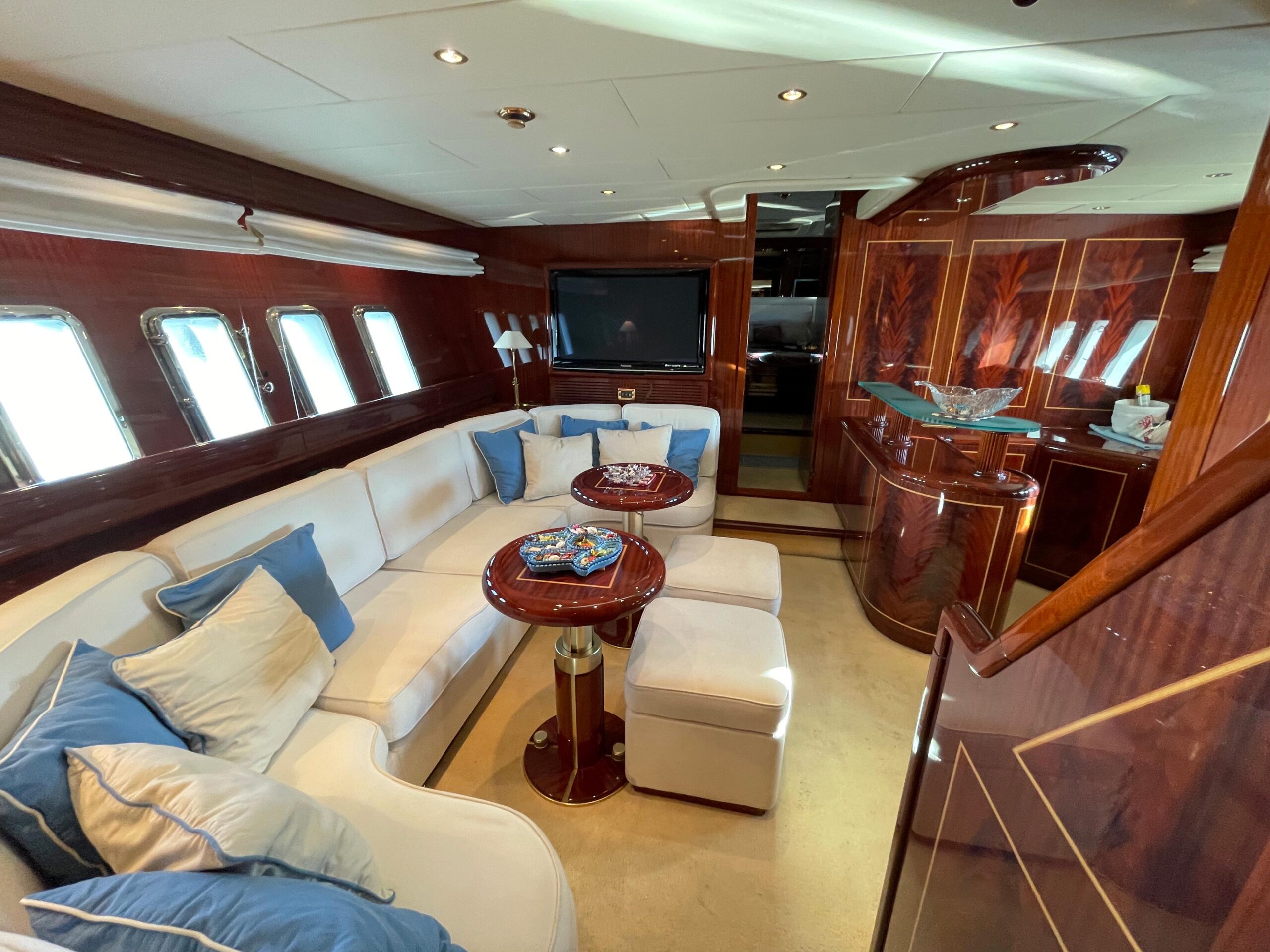 8188745_20220204070220671_1_XLARGE