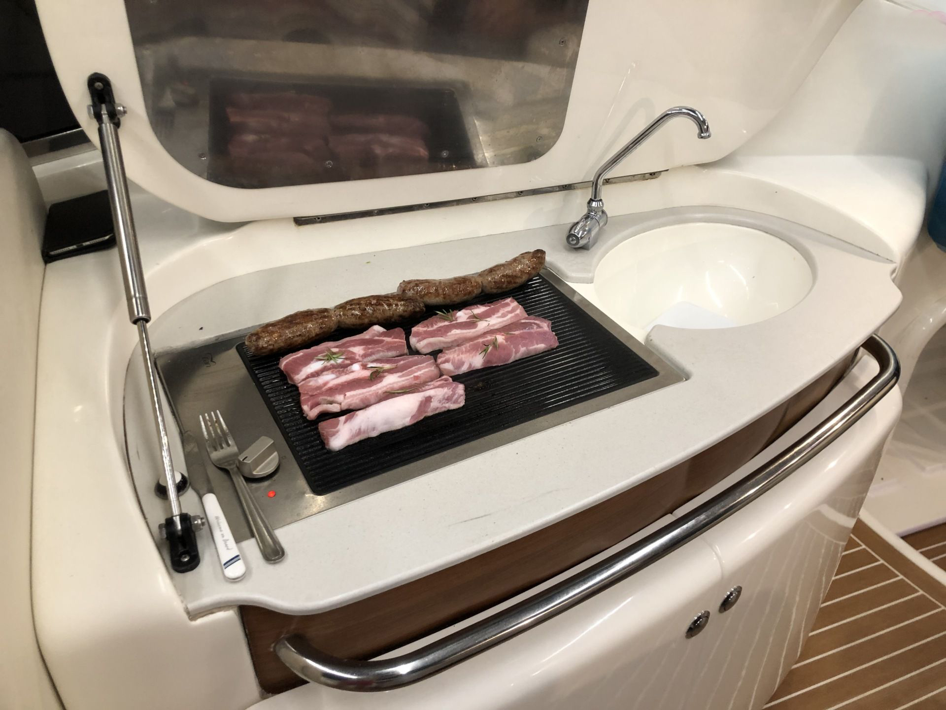 biT1UXUuedaWJoDX62RVLyG1lf2DOggb.big